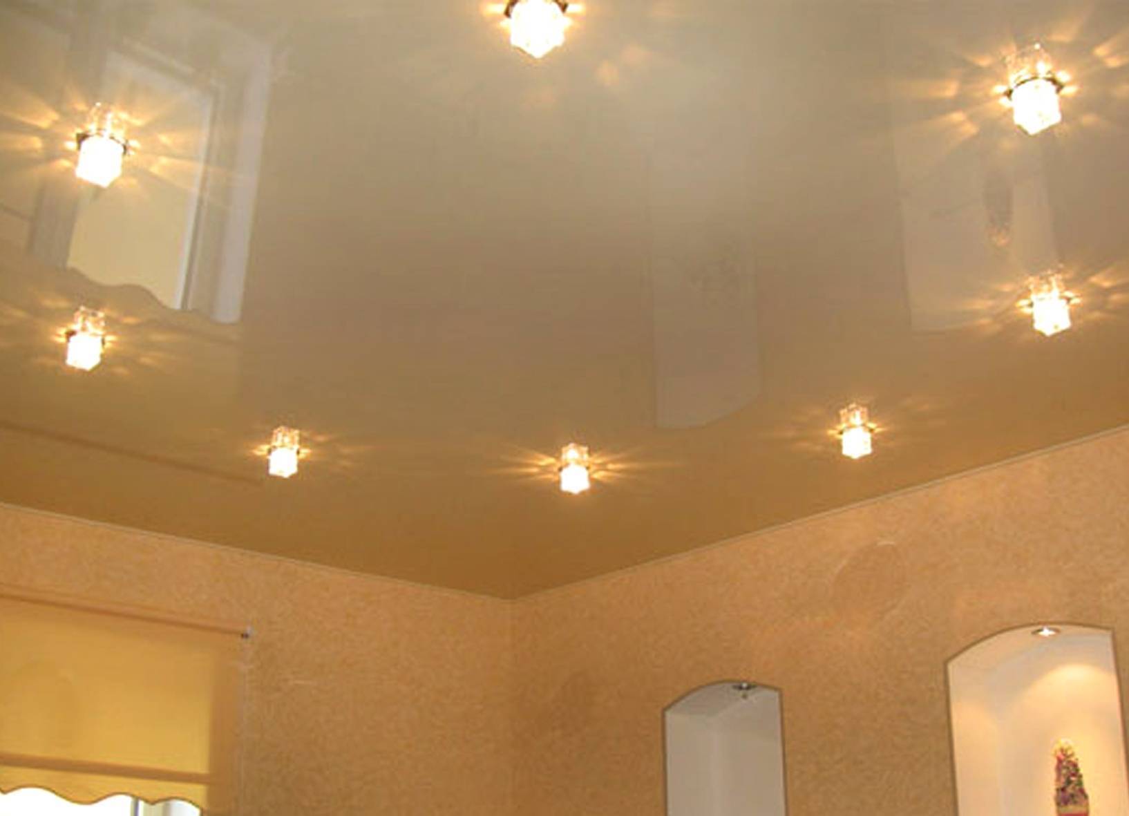 Потолок На Кухне Без Люстры Фото