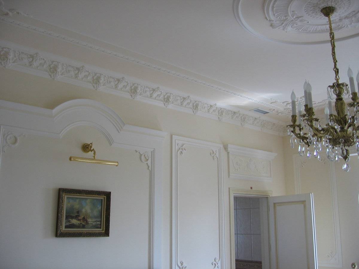 Лепнина на стенах – фото изысканной ручной работы. 105 фото украшения стен и потолков