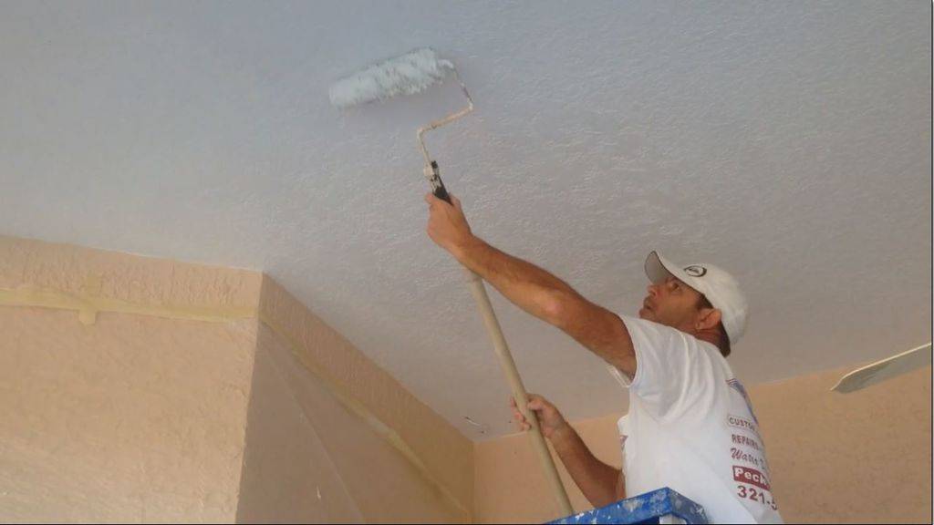 Покраска потолка водоэмульсионной краской: цена за м2, подготовка и сколько стоит