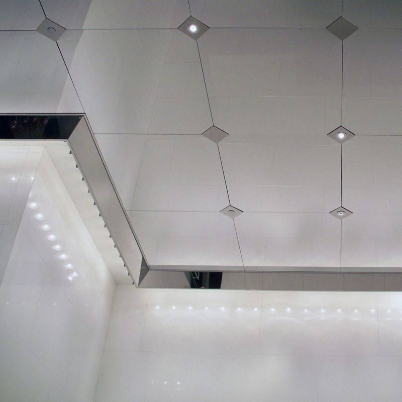Стеклянный потолок с подсветкой: инструкция по монтажу своими руками, видео, фото