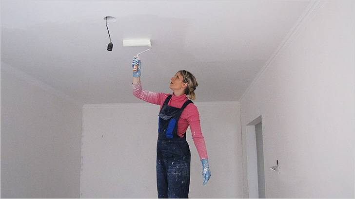 Покраска потолка водоэмульсионной краской: цена за м2, подготовка и сколько стоит