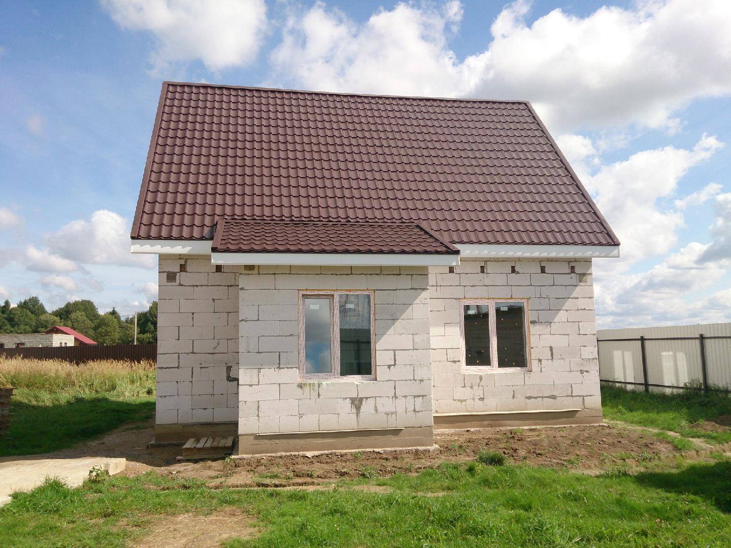 Строим дом 6х8 из пеноблоков: от фундамента до крыши
