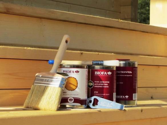 Чем покрасить деревянный дом снаружи: привлекательность и защита своими руками