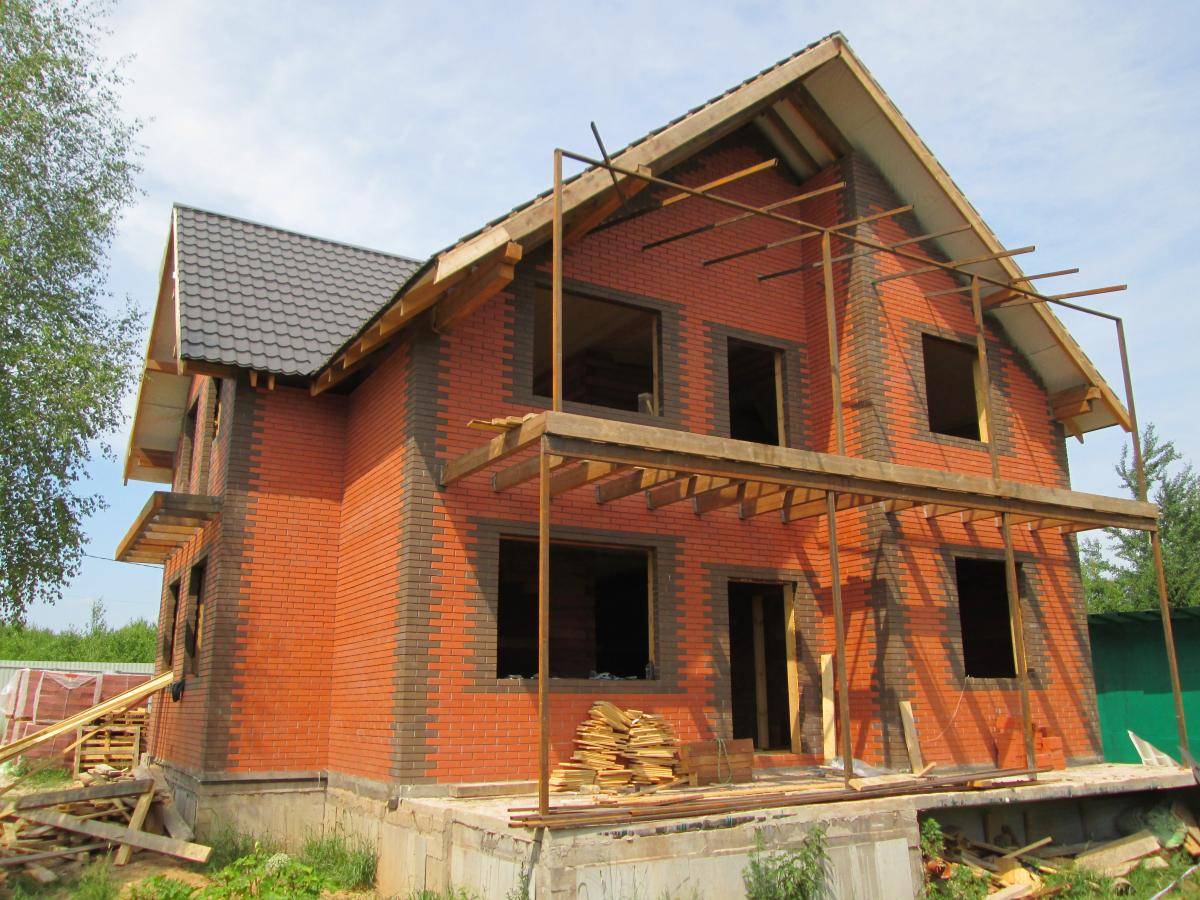 Как обложить кирпичом деревянный дом: этапы обкладки