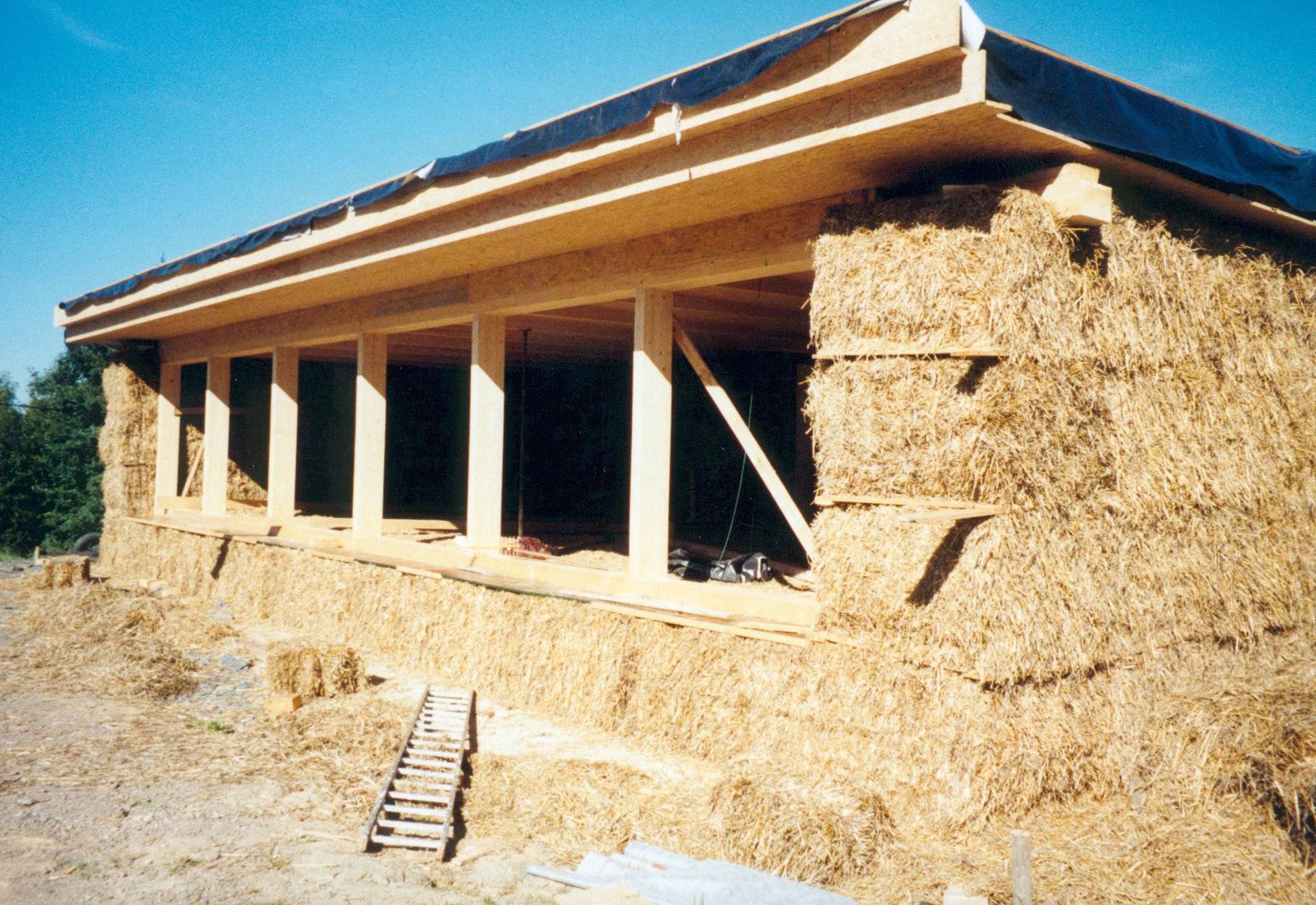 Дом из прессованной соломы. как построить дом из соломы
