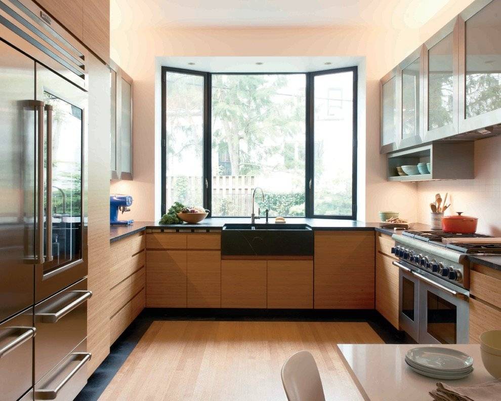 Как оформить эркерное окно на кухне?