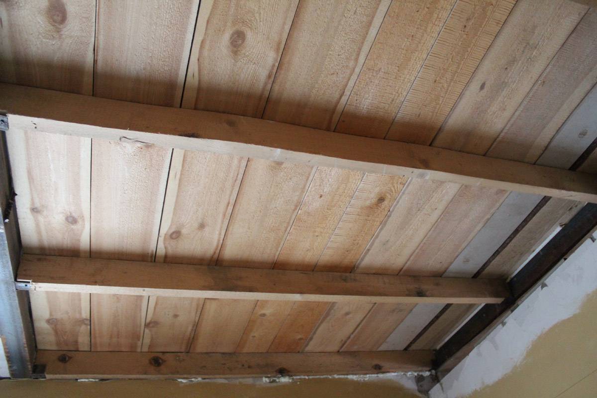 Как выровнять деревянный потолок - выравнивание деревянного потолка