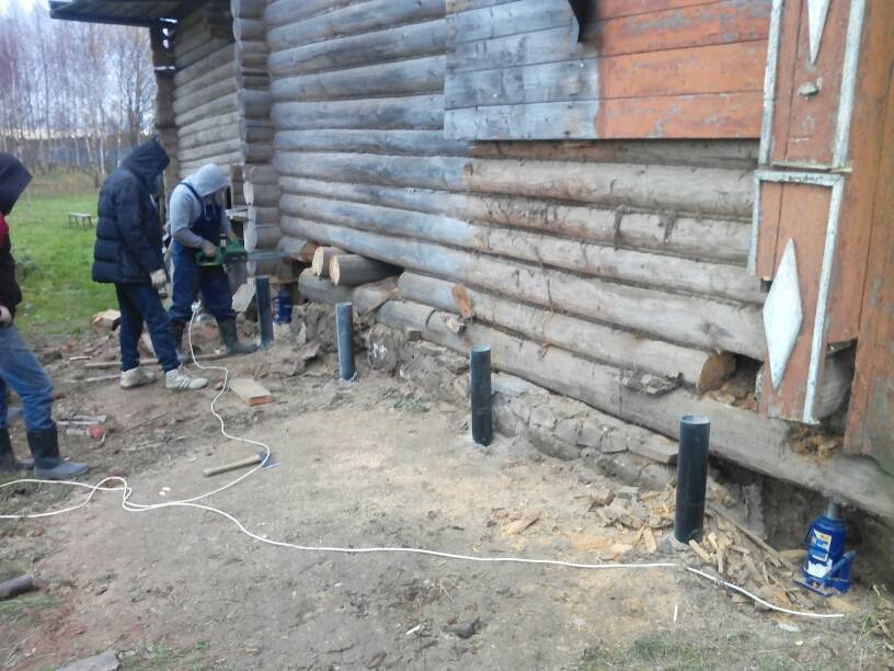 Как подвести фундамент под старый деревянный дом