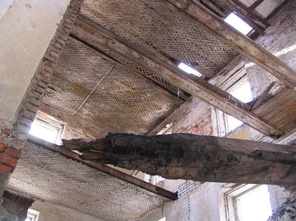 Как отремонтировать потолок из дранки? потолок с дранкой | интерьер и декор