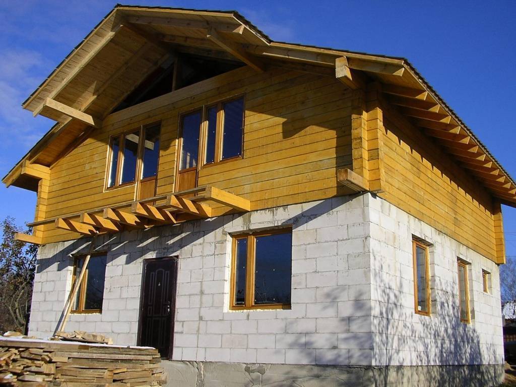 Дом из пеноблоков: строительство своими руками одноэтажных и двухэтажных, дачных и для постоянного проживания, а также его плюсы и минусы, размер материала