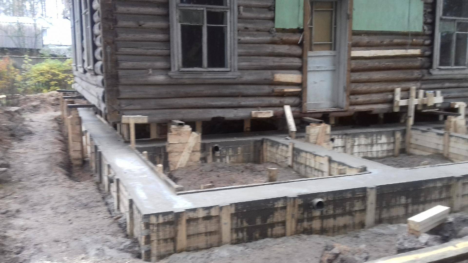 Замена фундамента под деревянным домом своими руками