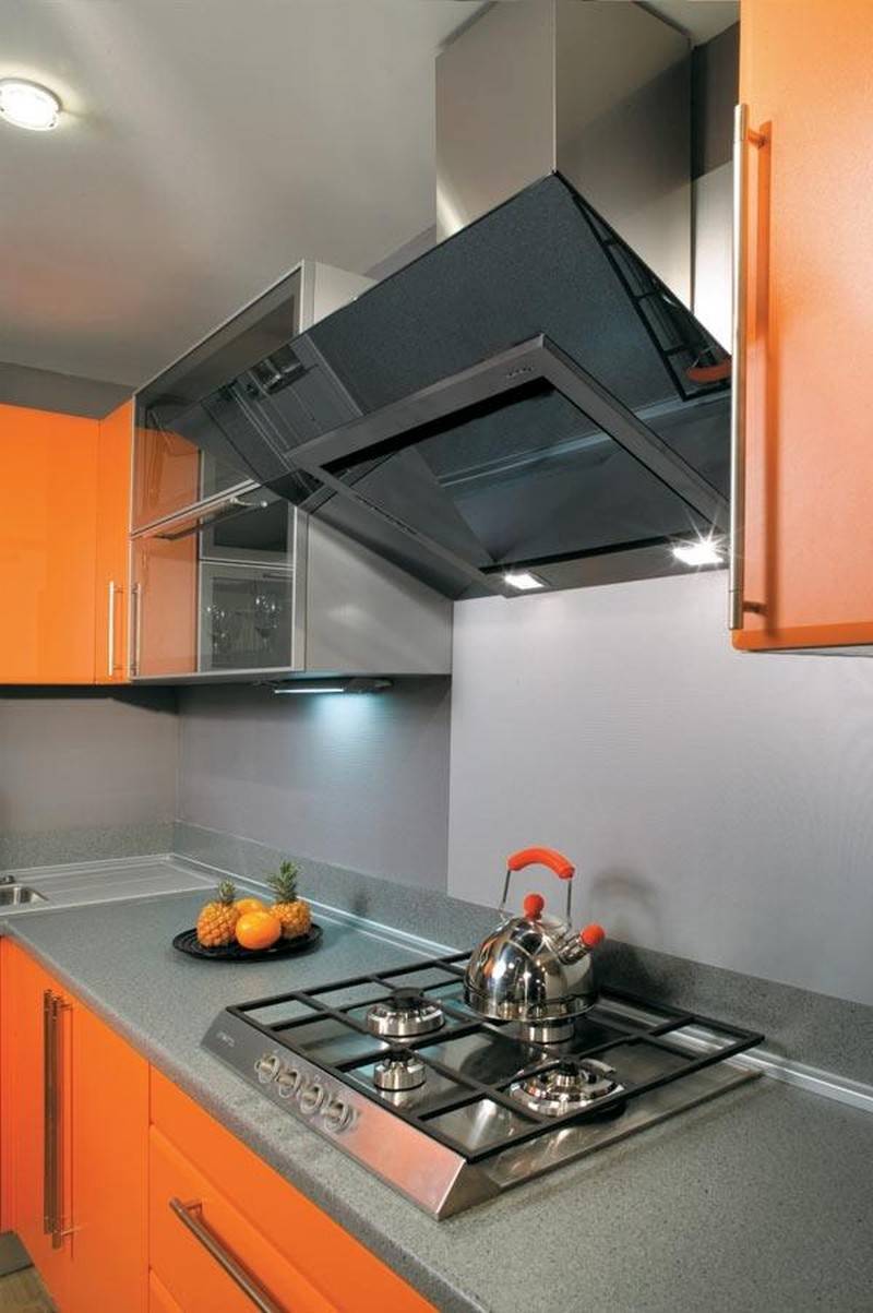 Установка и подключение кухонной вытяжки к вентиляции и электричеству
