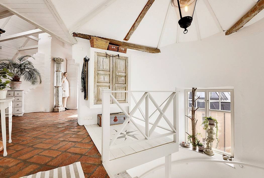 Интерьер дачного дома (88 фото): интересные идеи эконом класса для дачи, оформление дизайна внутри комнаты