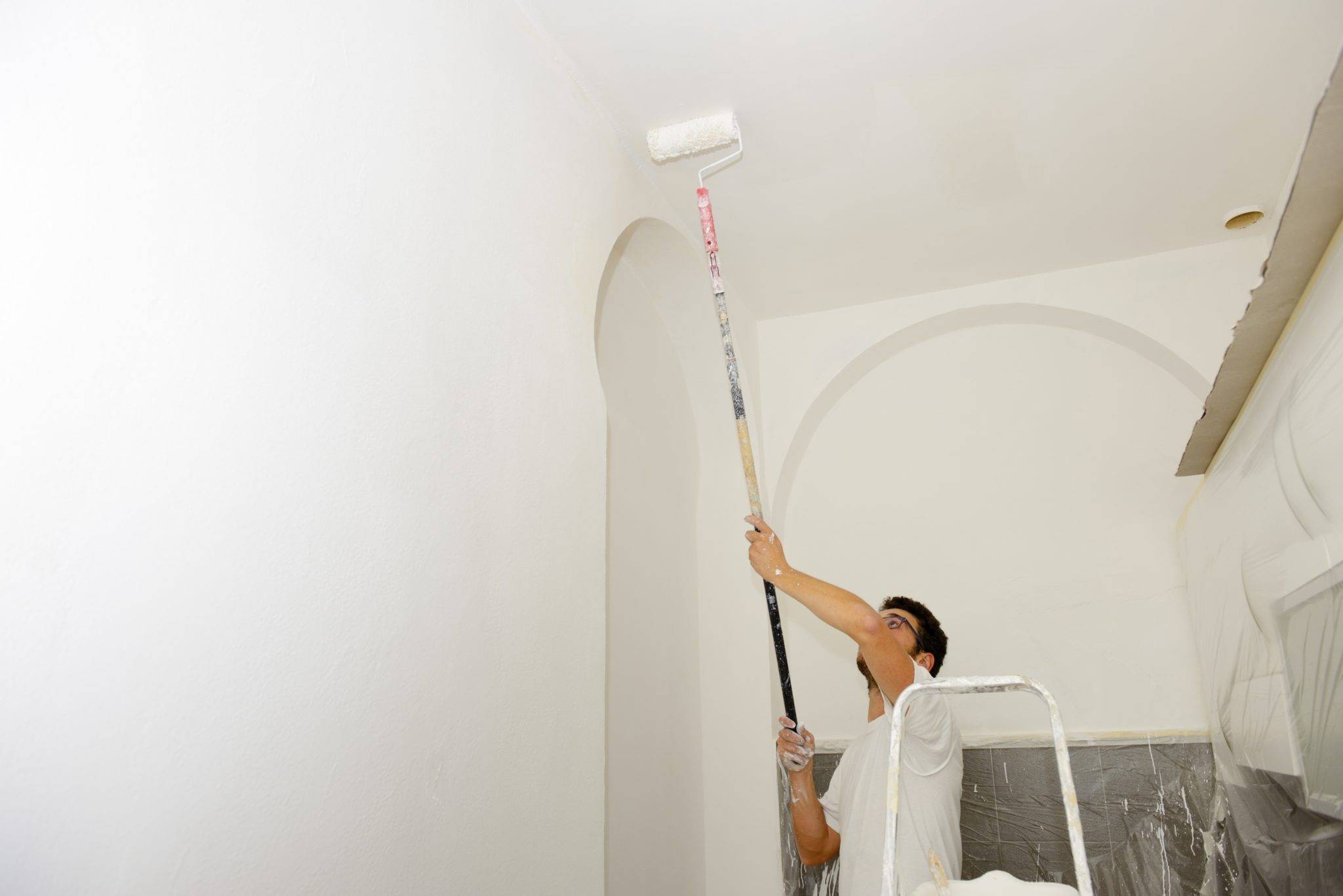 Как отмыть стены покрашенные краской без разводов (водоэмульсионная, масляная и др.)