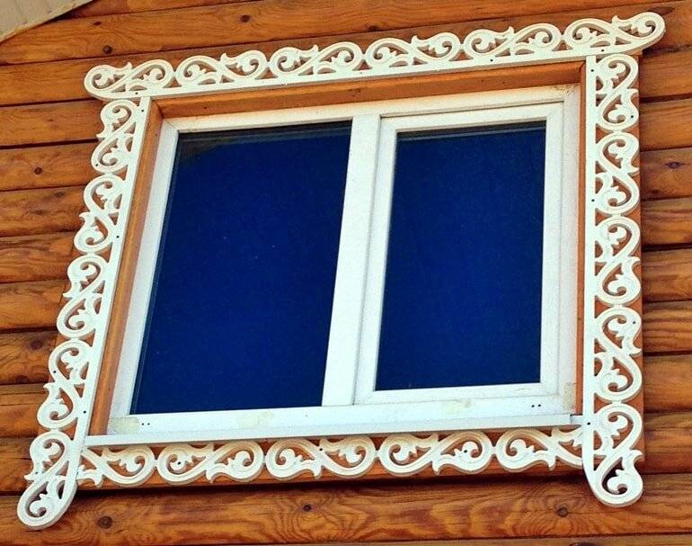 Наличники на окна (64 фото): оконные изделия для пластиковых окон, декоративные металлические варианты своими руками, монтаж на пвх-конструкции
