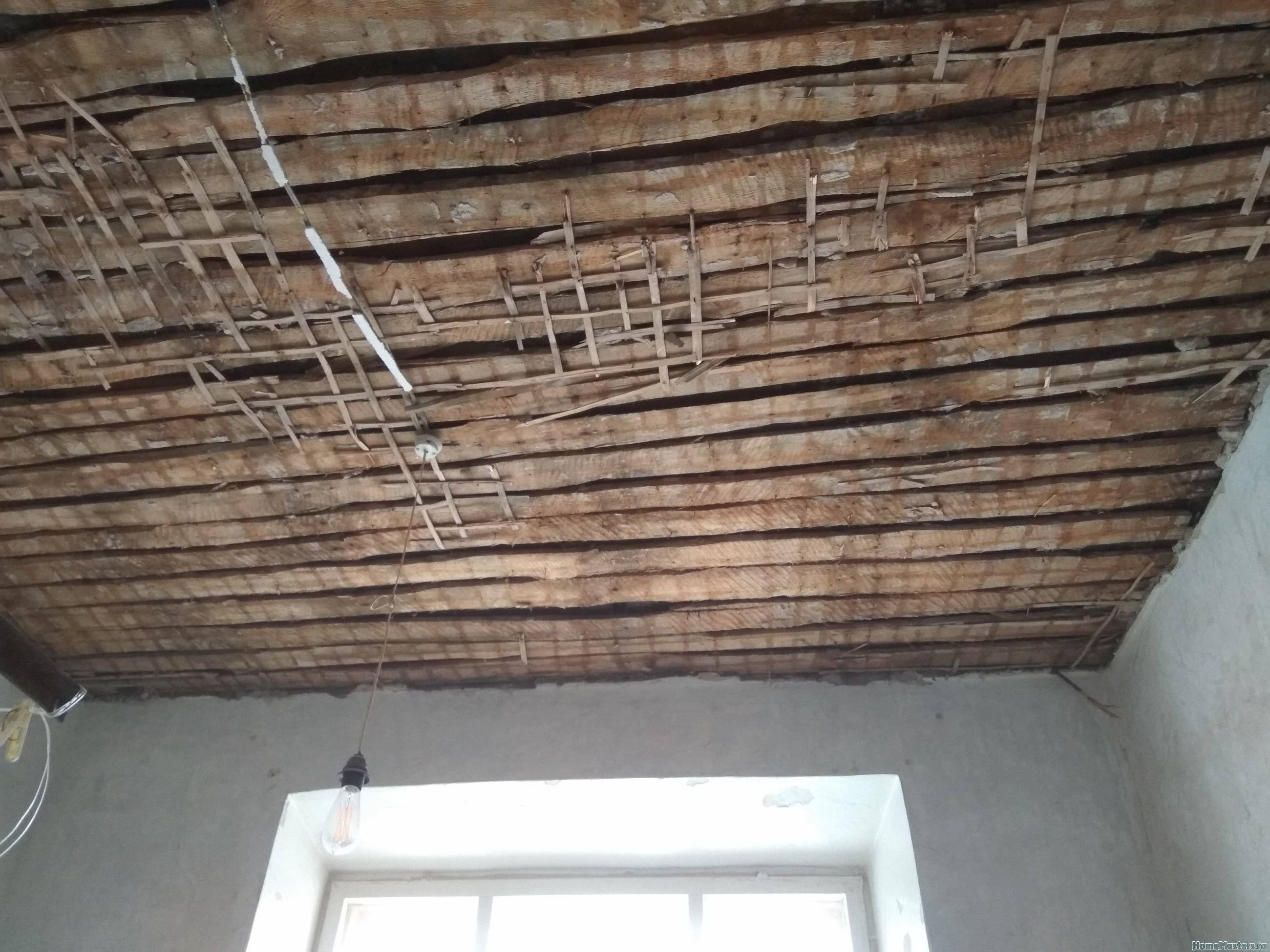 Ремонт деревянного потолка: в частном деревянном доме, своми руками