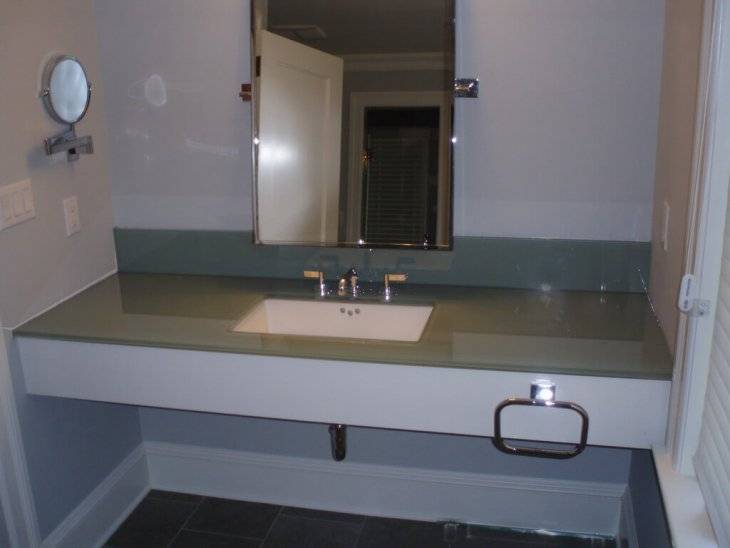 Столешница для ванной комнаты под раковину: виды, выбор
