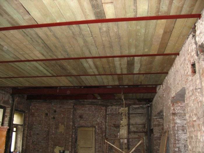 Ремонт потолка в сталинке с деревянными перекрытиями