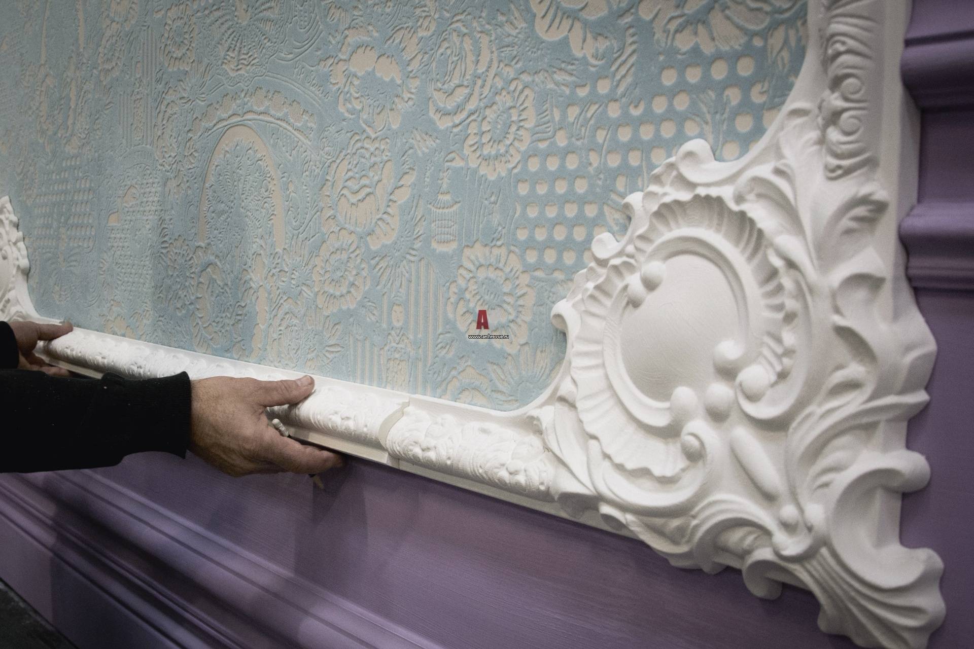 Лепнина на стенах (56 фото): примеры в интерьере квартир. как сделать своими руками декоративную лепнину в домашних условиях для начинающих?