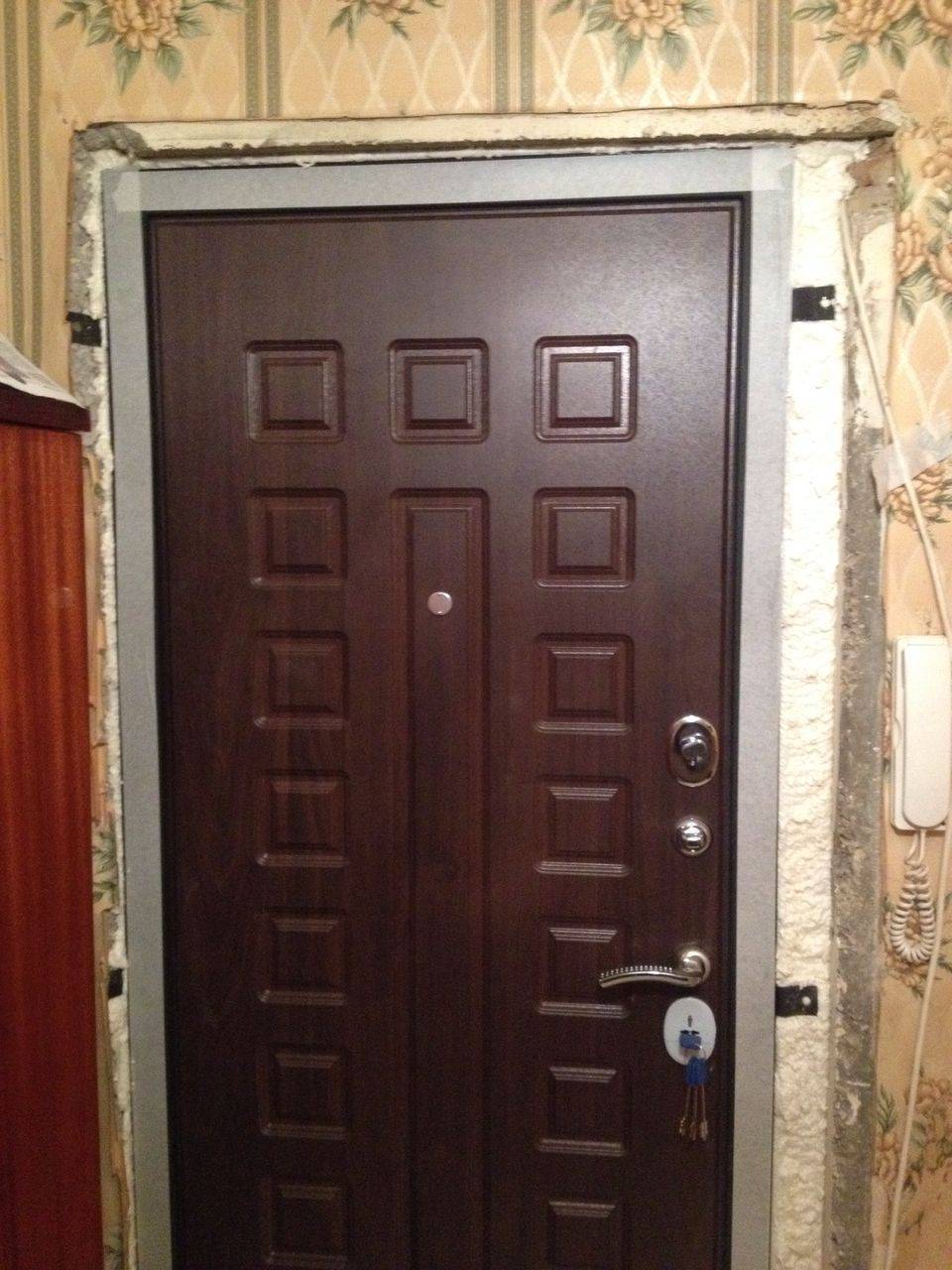 Железная входная дверь в квартиру: как выбрать правильно и какую