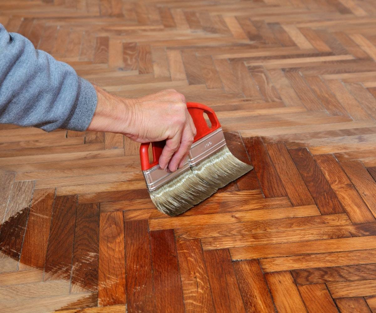 Как и чем покрасить деревянный пол в доме – обзор подходящих лакокрасочных материалов