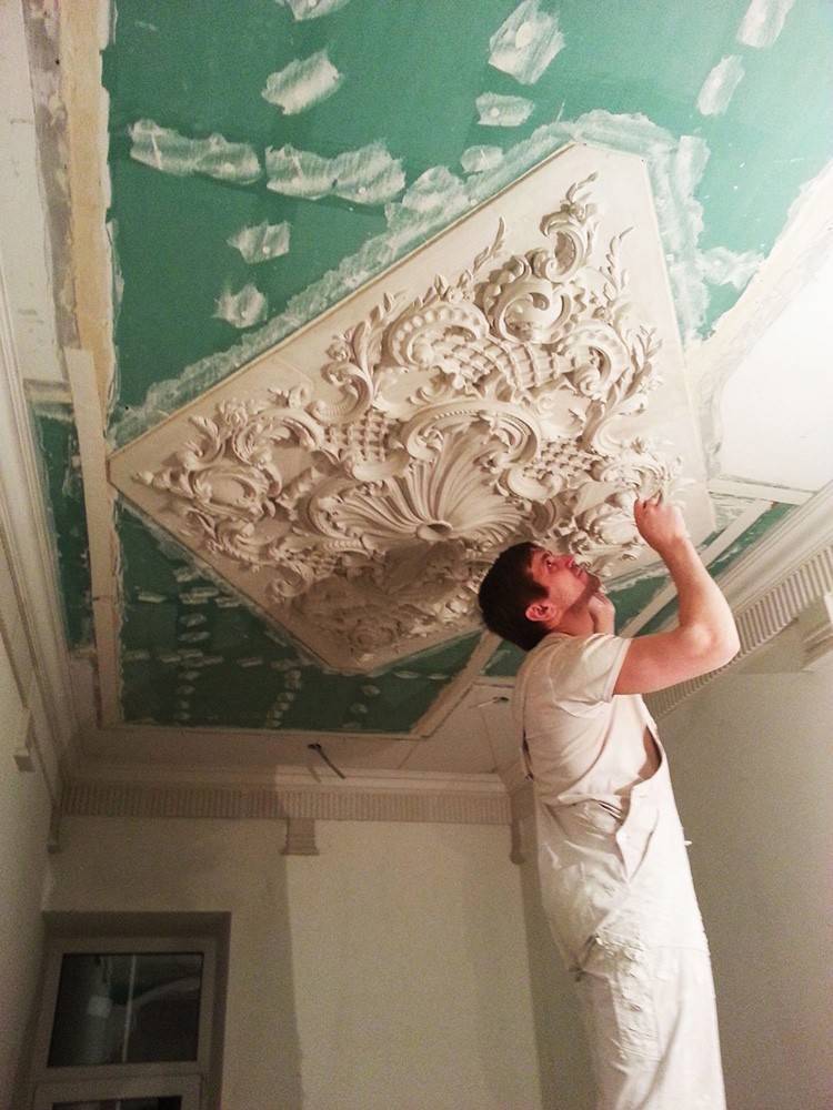 Лепнина на потолок: изготовление и монтаж своими руками!