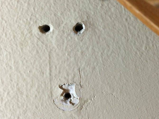 Как и чем заделать дырку в бетонном потолке