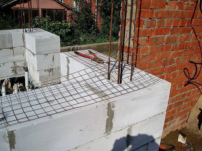Армирование стен из газобетона арматурой и сеткой