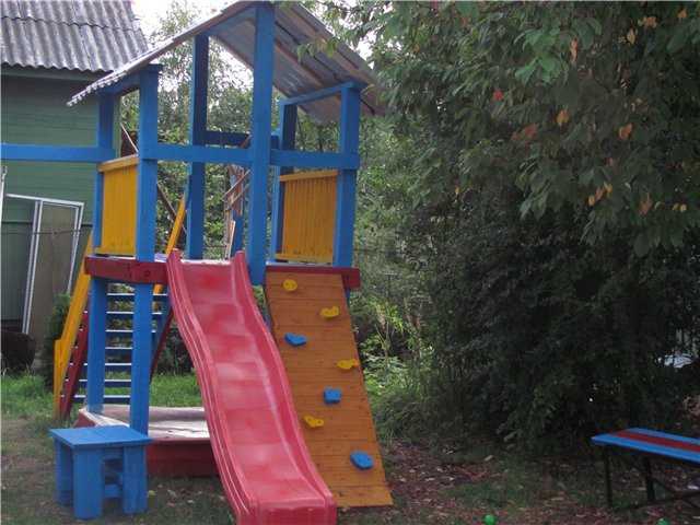 Детская площадка на даче: строим своими руками из подручных материалов