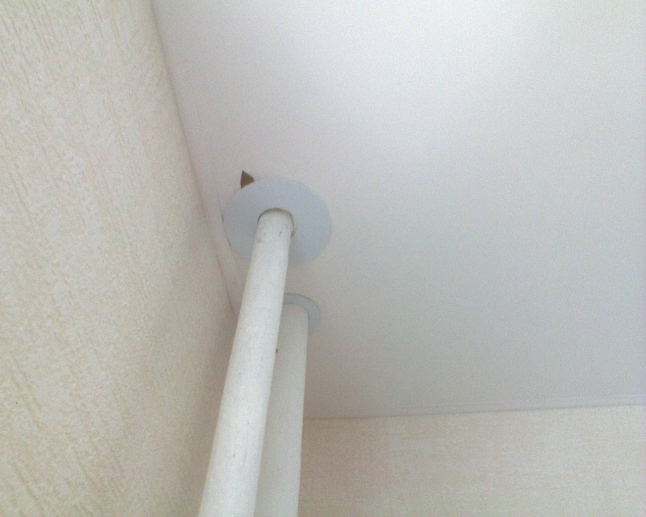 Можно ли вкрутить саморез в натяжной потолок и не испортить полотно?