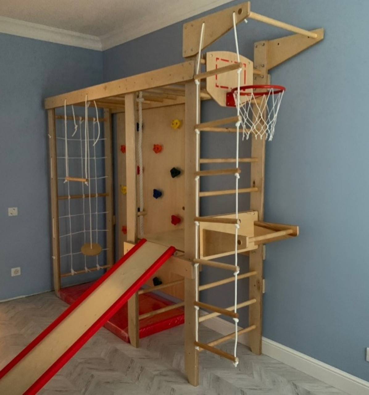 Спортивный уголок для детей в квартиру: комплектация, установка своими руками
