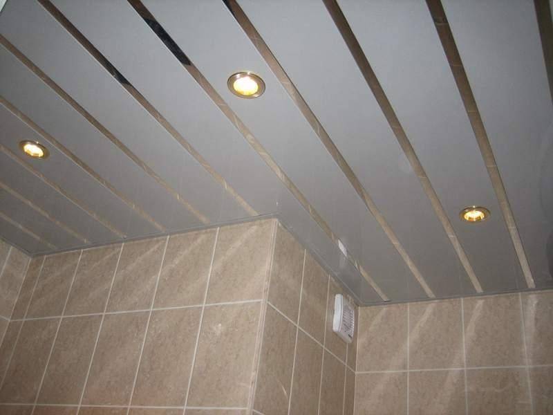 Потолок в ванной: 6 способов отделки