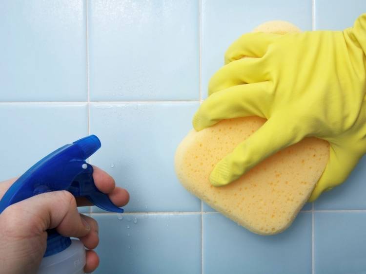Как почистить в ванной кафель от налета
