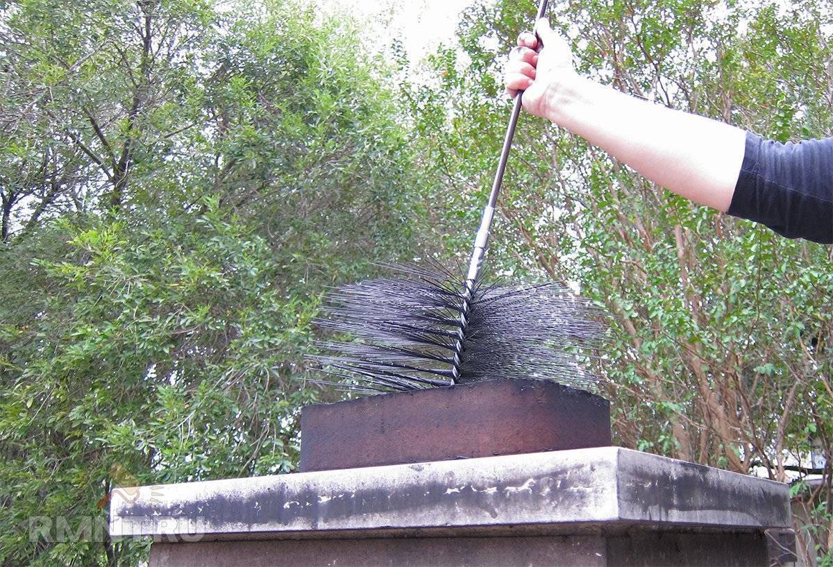 Как прочистить дымоход печи от сажи народными средствами: способы, инструменты, меры безопасности