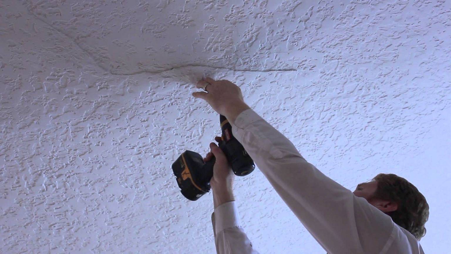 Штукатурка потолка: как правильно штукатурить своими руками, способы и технология нанесения