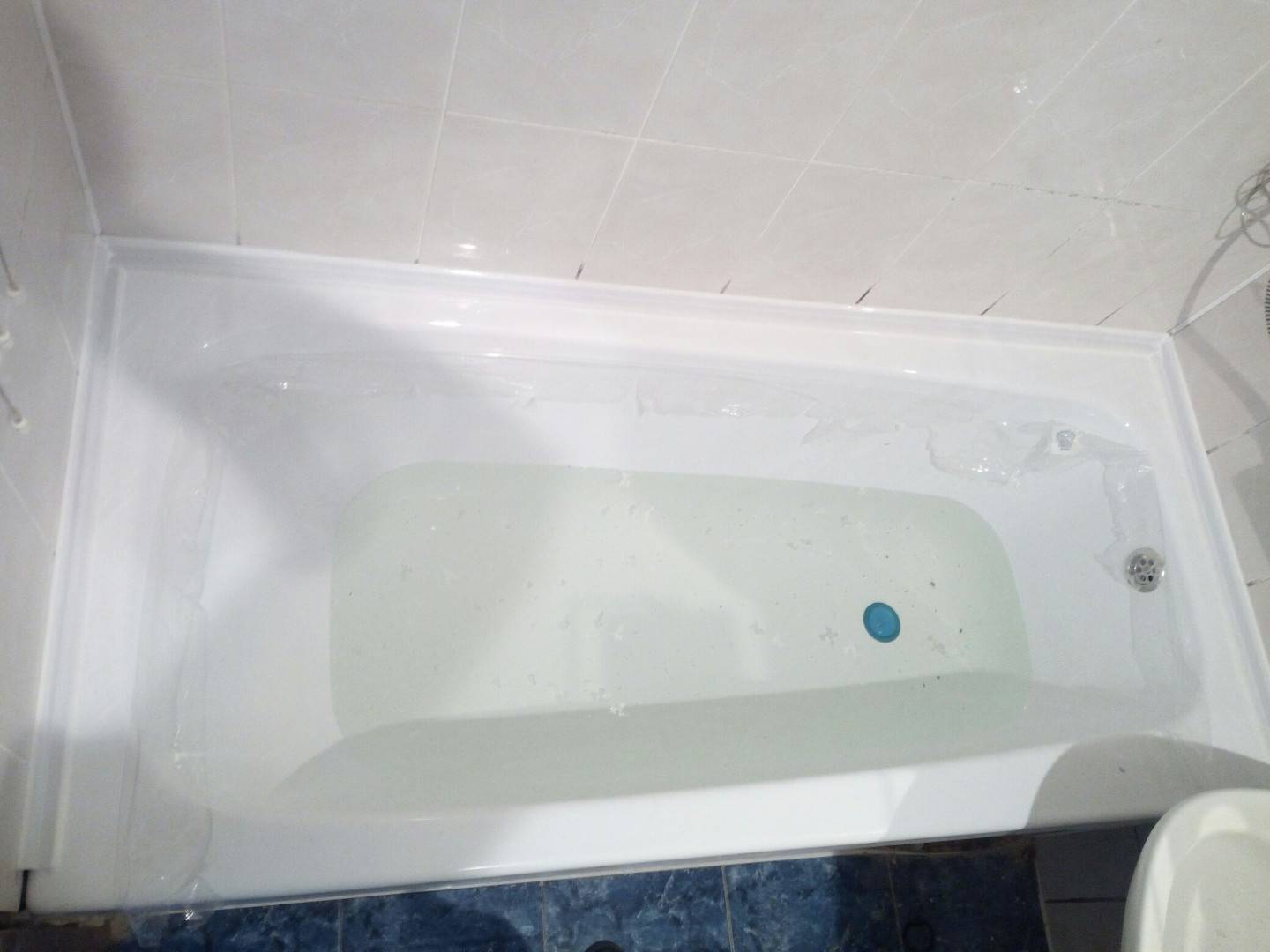 Акриловая вставка в ванну — как правильно установить вкладыш