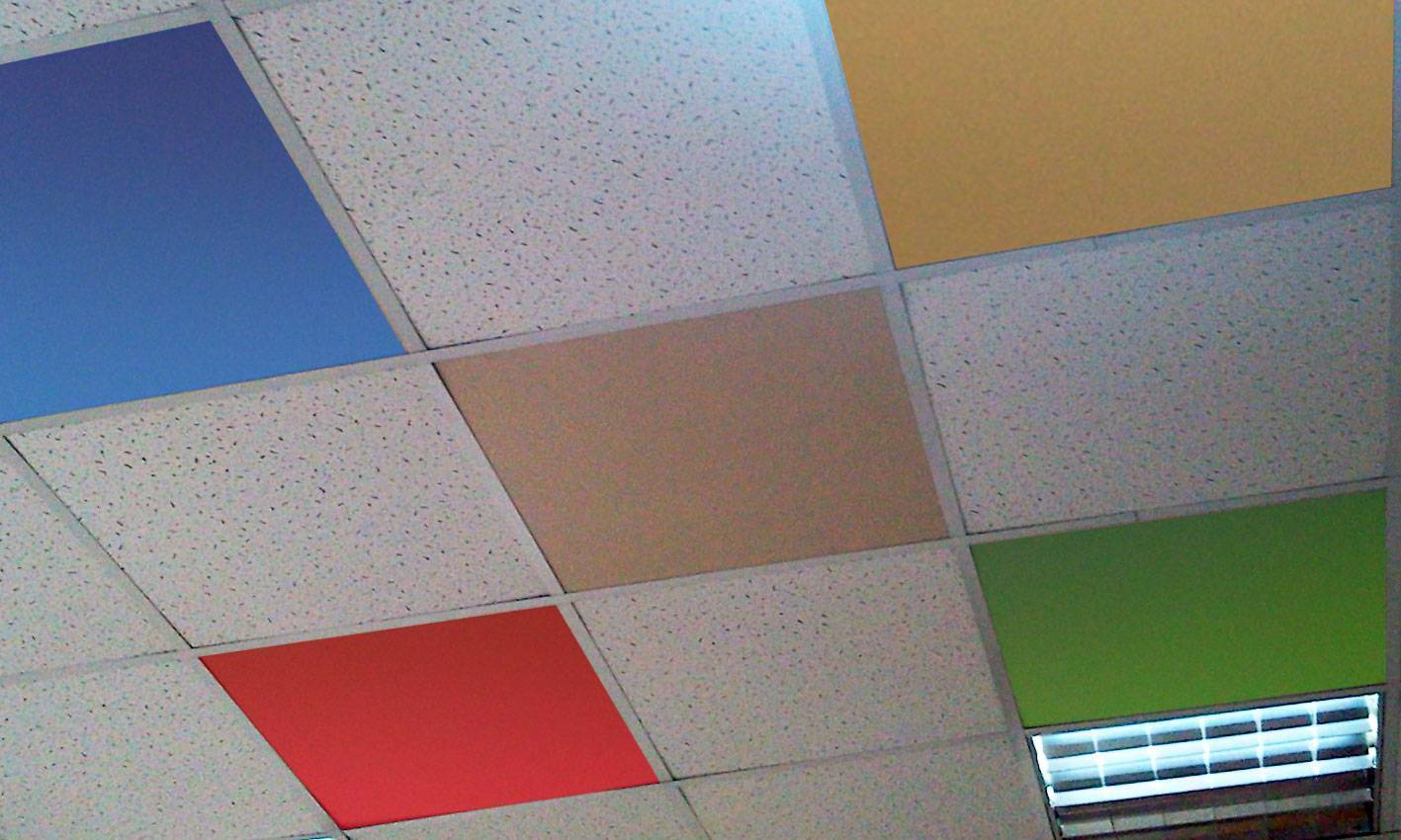 Как самостоятельно покрасить потолочную плитку?