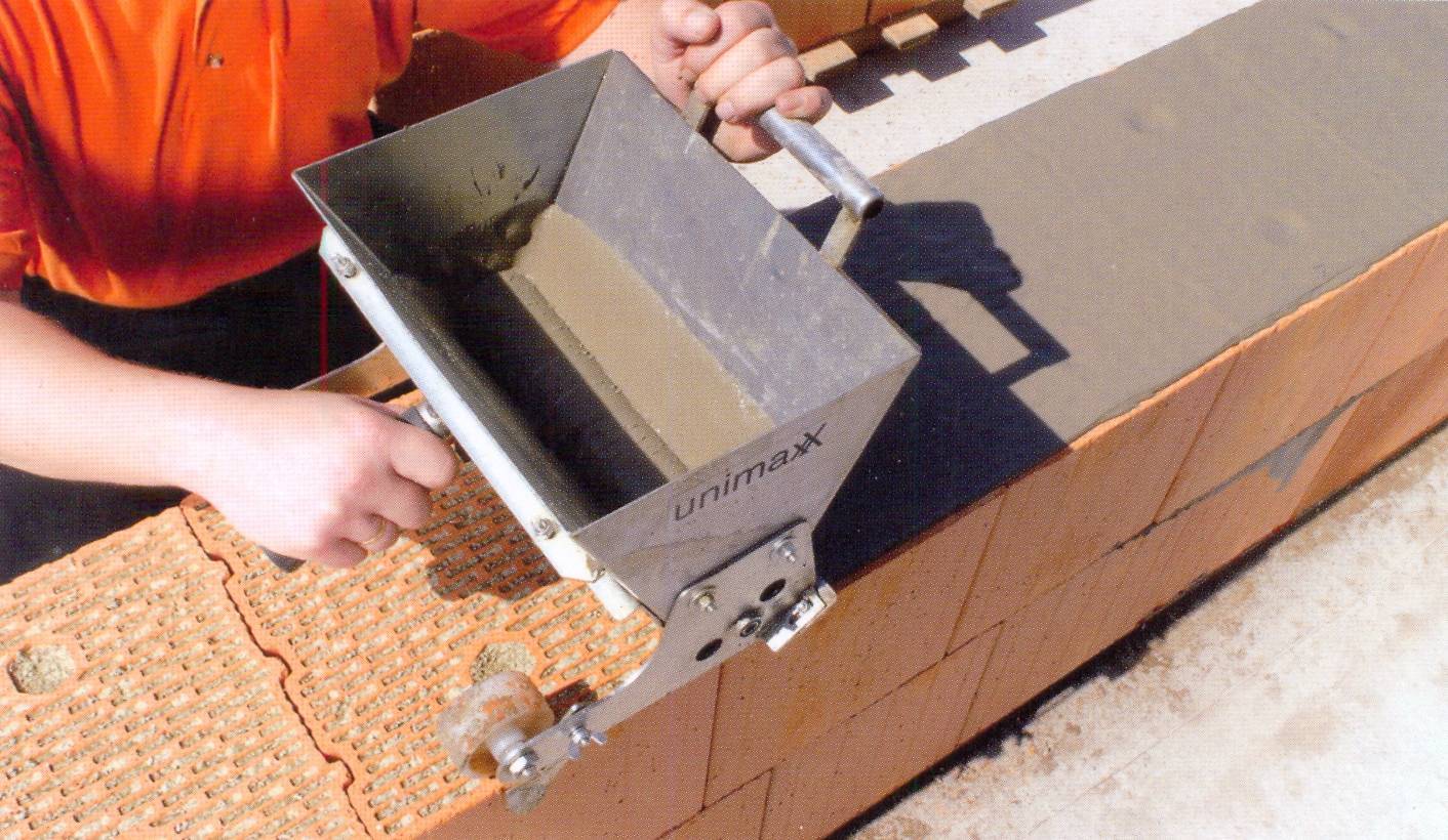 Кладка керамических блоков: технология и монтаж на теплую кладочную смесь, клей или раствор, стоимость стен и армирование сеткой своими руками