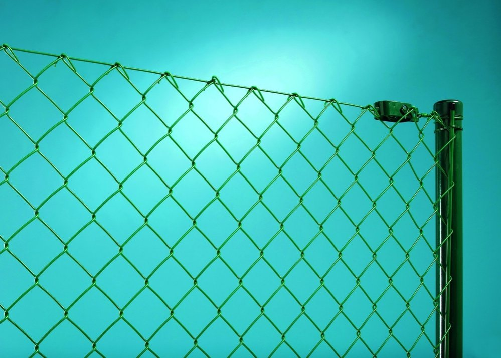 Забор из сетки рабицы своими руками: пошаговая инструкция