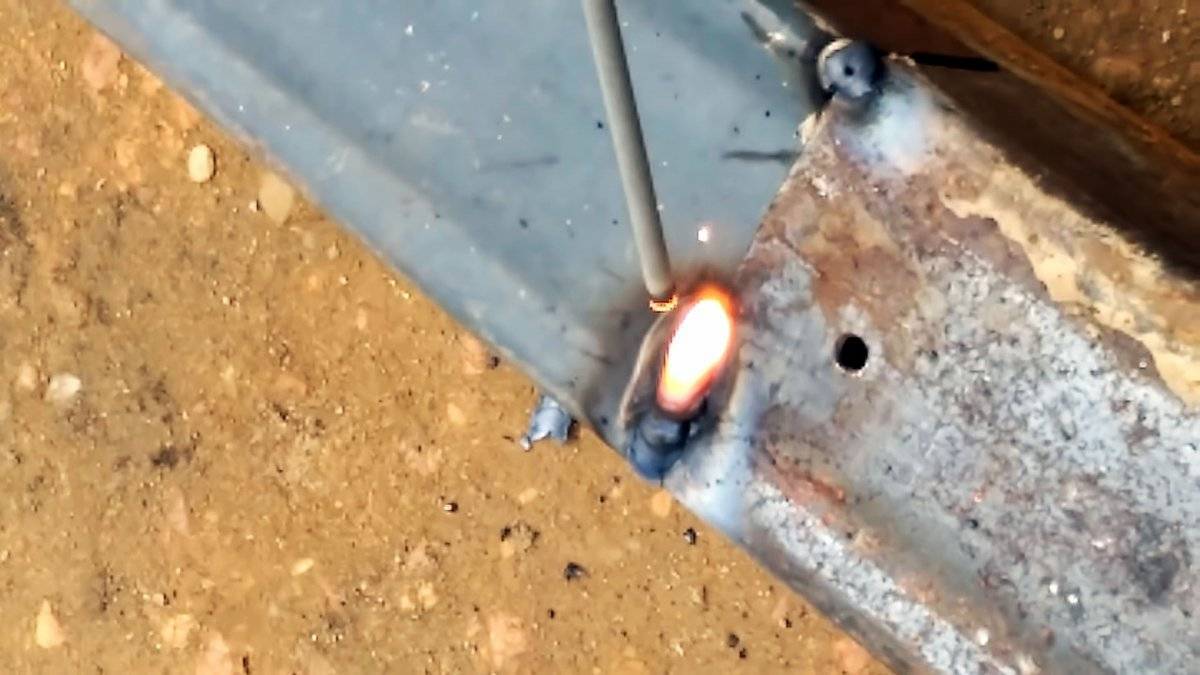 Почему при сварке прожигается металл. как варить инвертором тонкий металл – наши советы