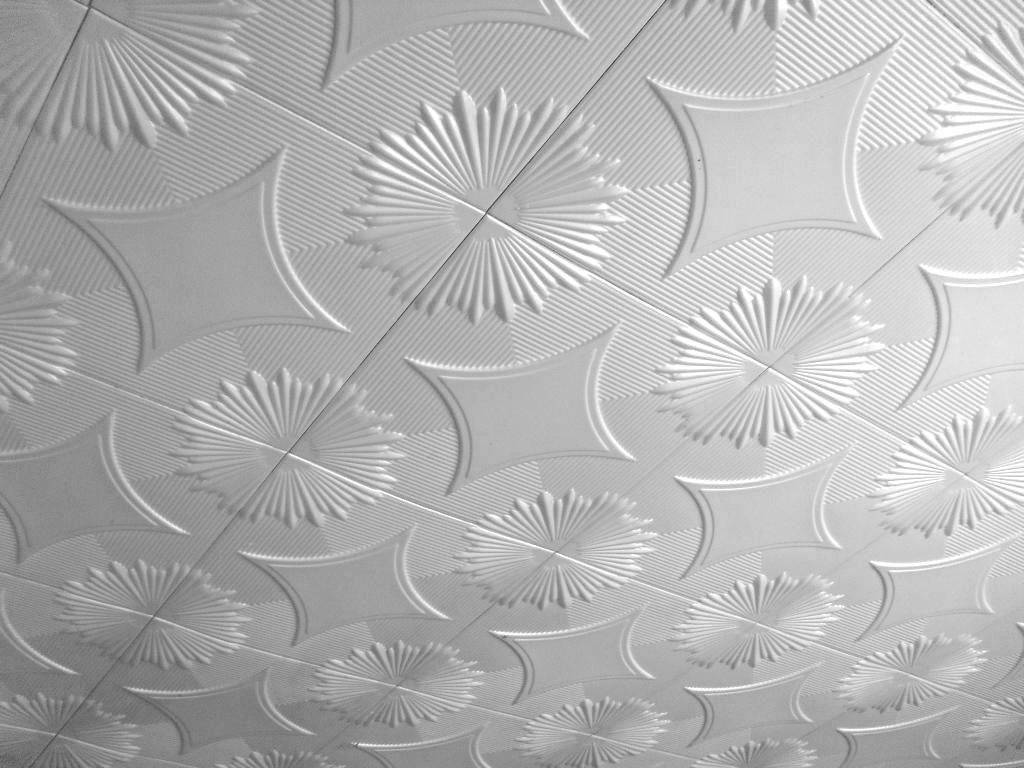 Пенопластовые плитки для потолка: современная отделка